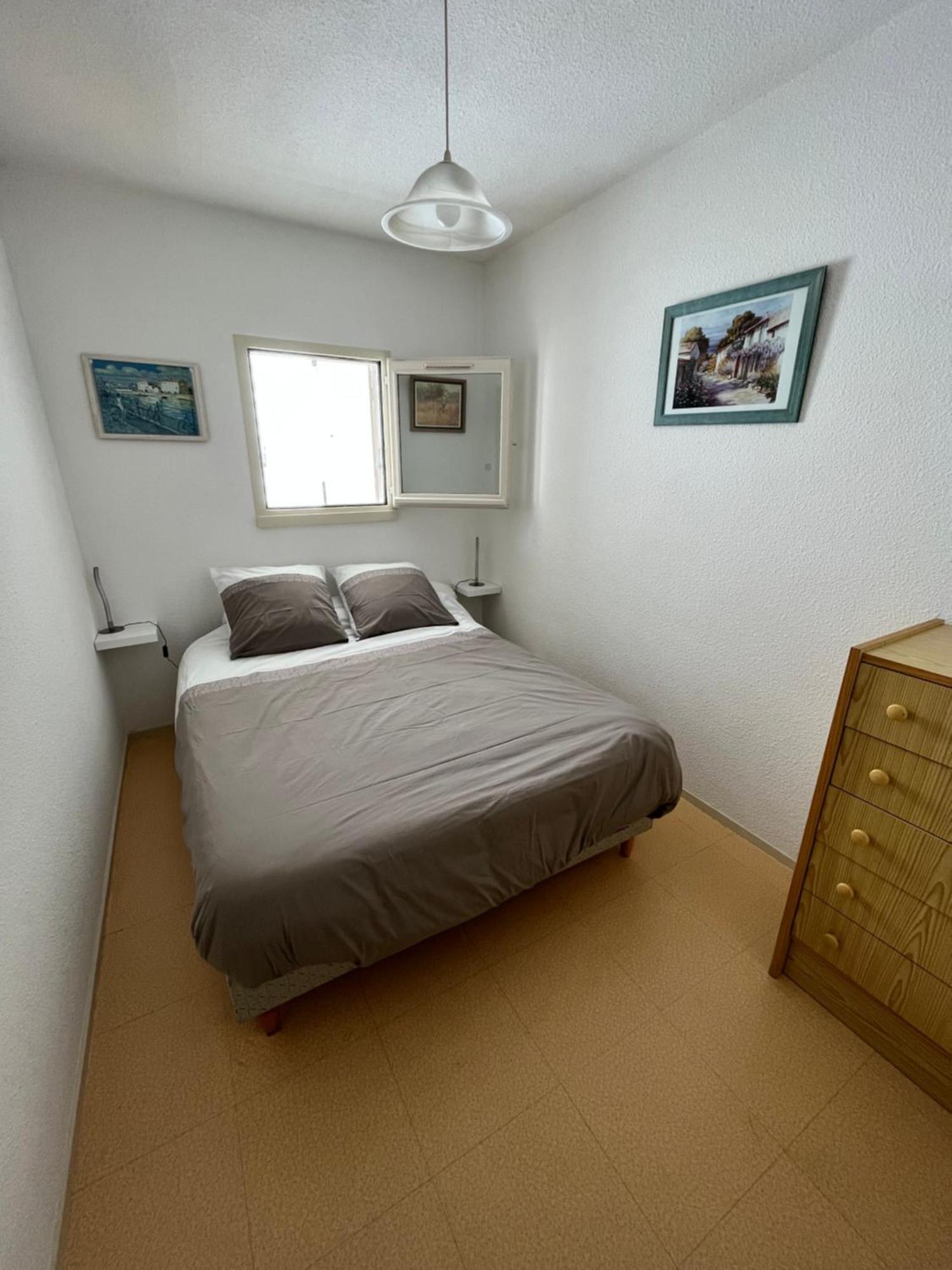 Appartement 1 Chambre, Avec Loggia Et Vue Sur Le Port Olona La Chaume Exterior foto